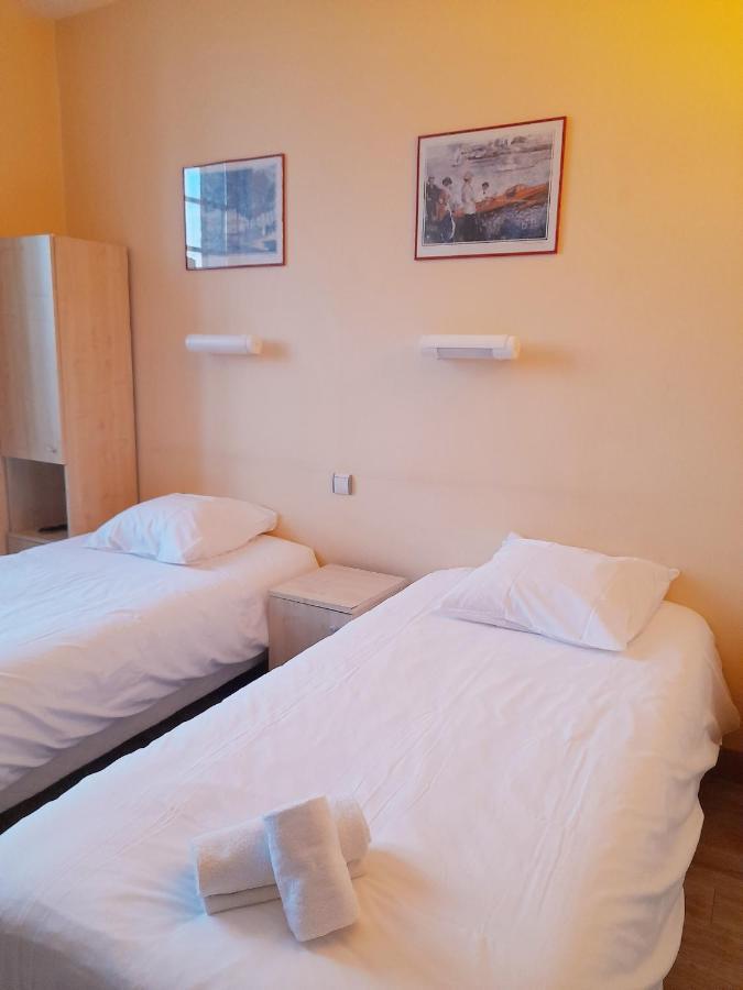 Hotellerie Saint Yves Chartres Kültér fotó