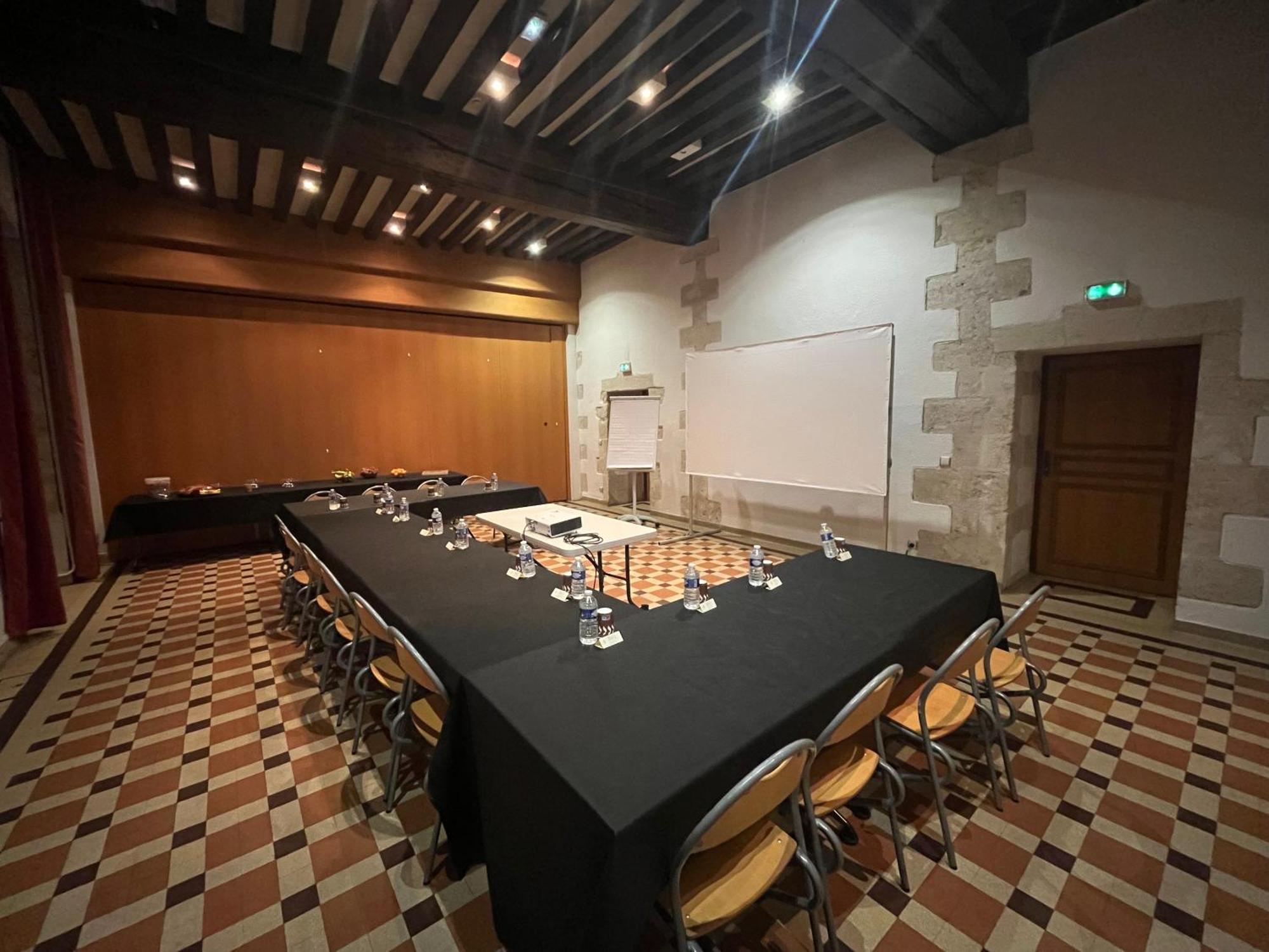 Hotellerie Saint Yves Chartres Kültér fotó