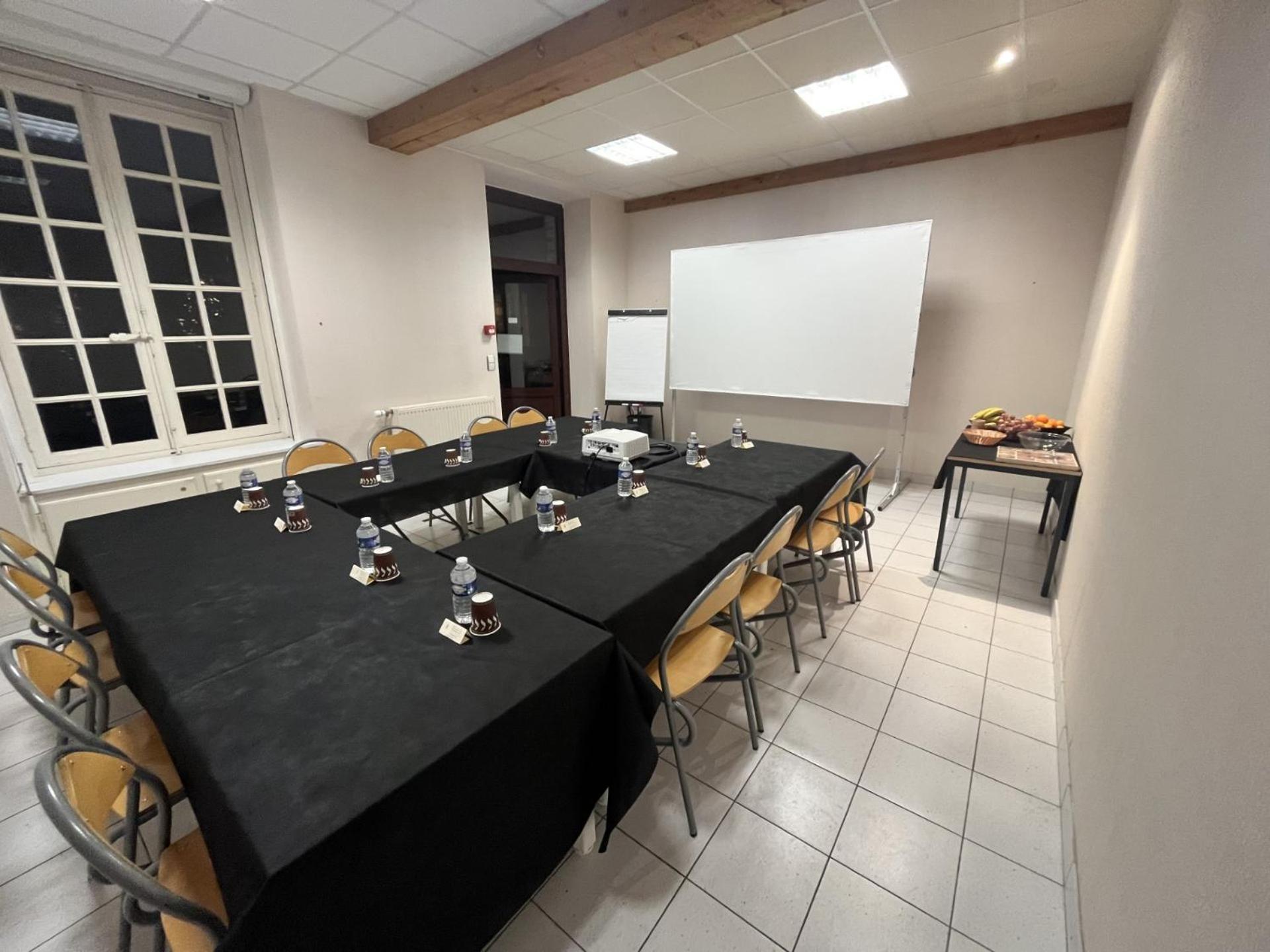 Hotellerie Saint Yves Chartres Kültér fotó