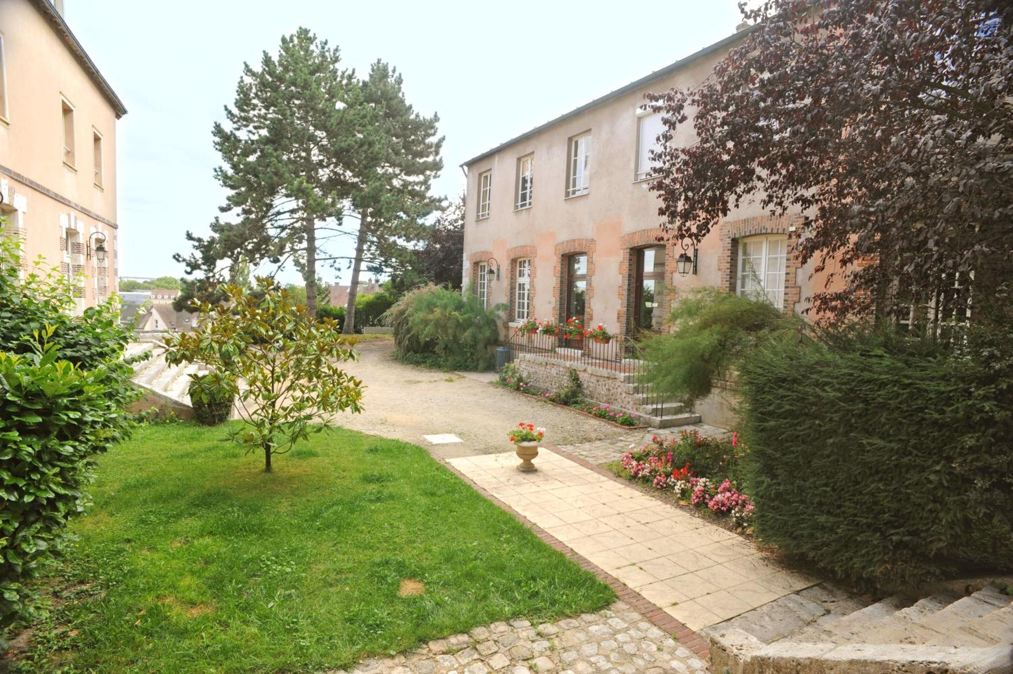 Hotellerie Saint Yves Chartres Kültér fotó