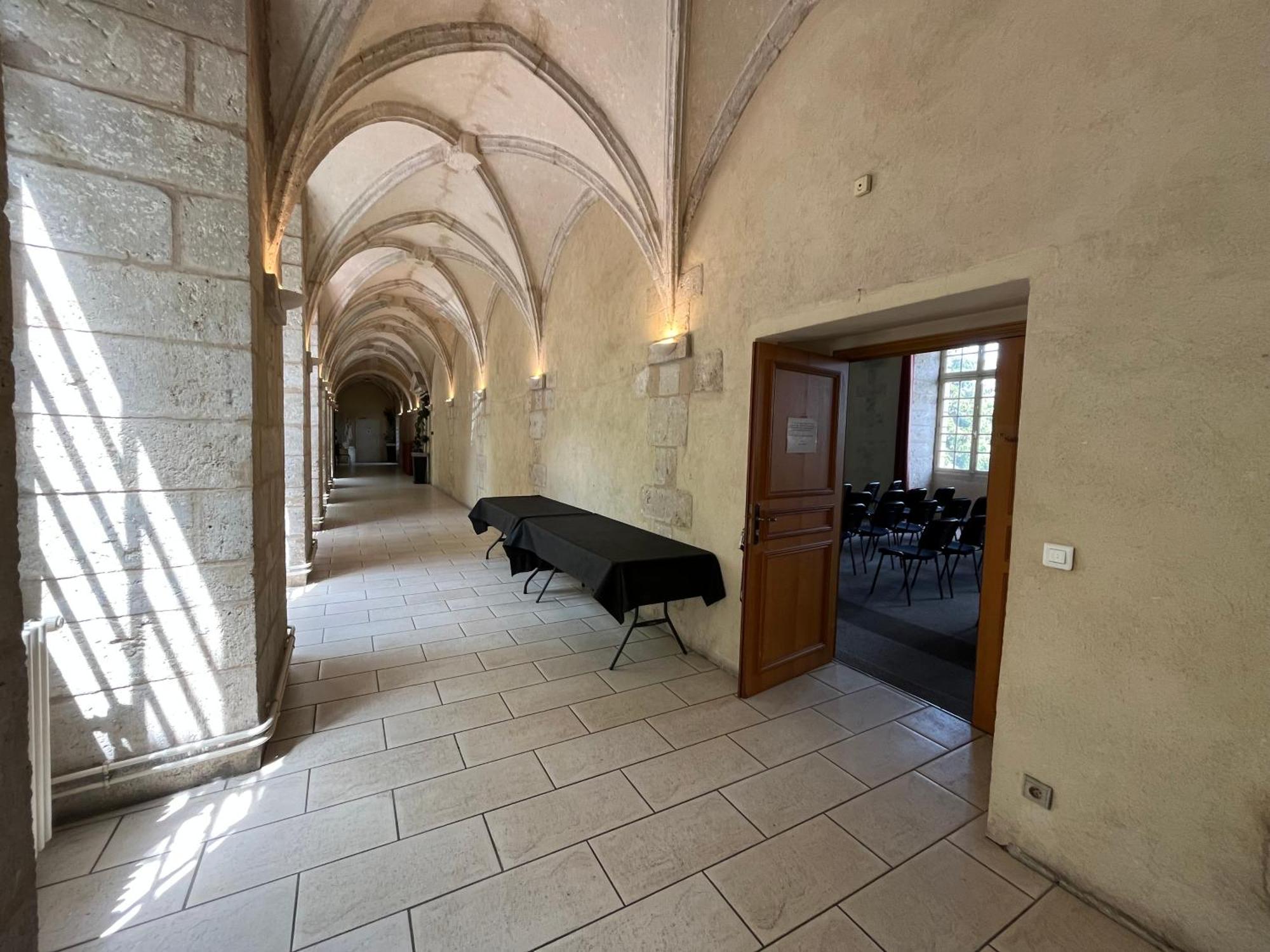 Hotellerie Saint Yves Chartres Kültér fotó