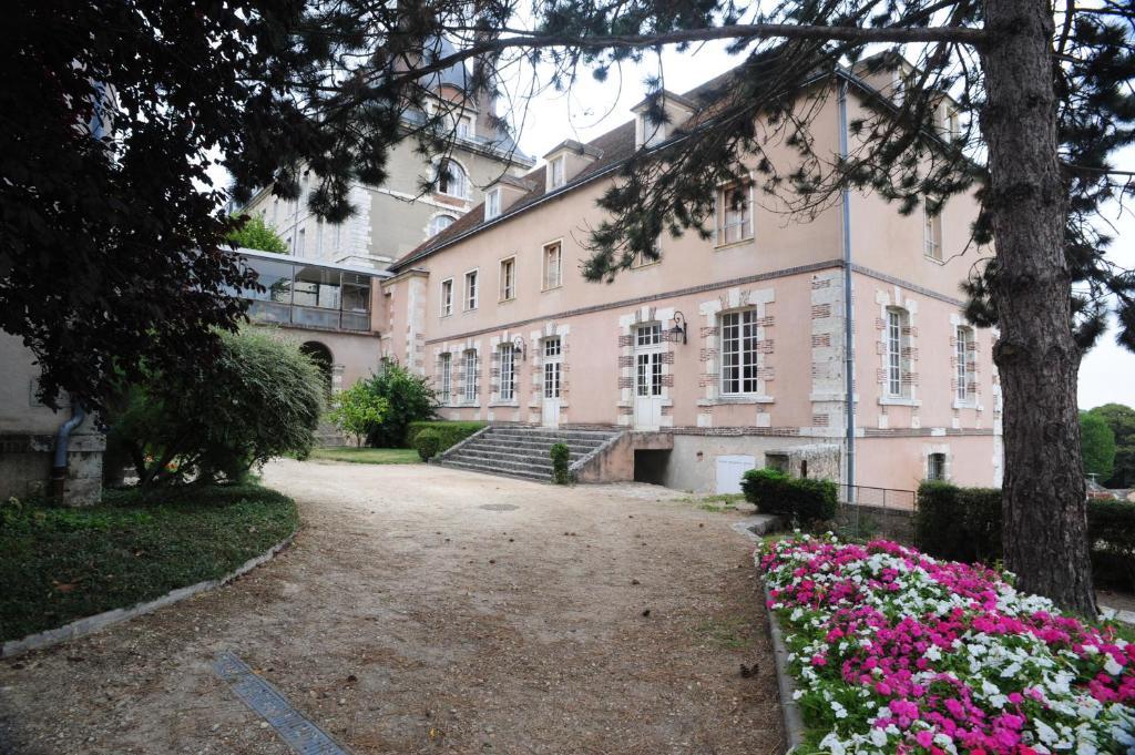 Hotellerie Saint Yves Chartres Kültér fotó