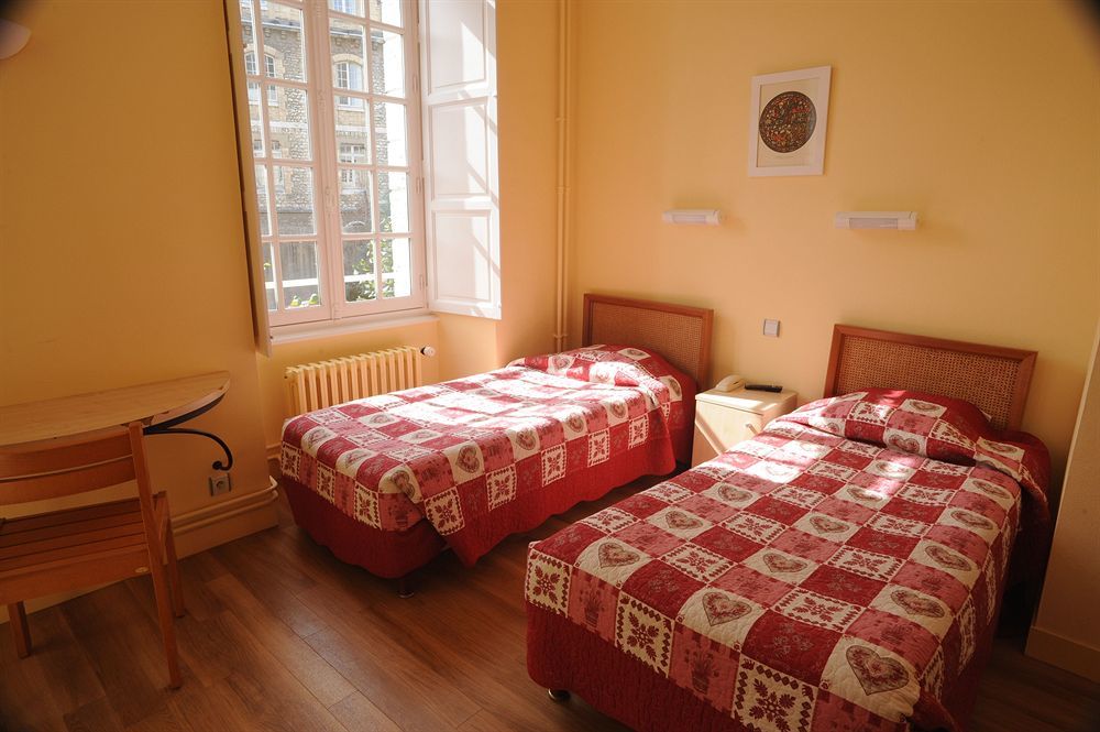 Hotellerie Saint Yves Chartres Kültér fotó